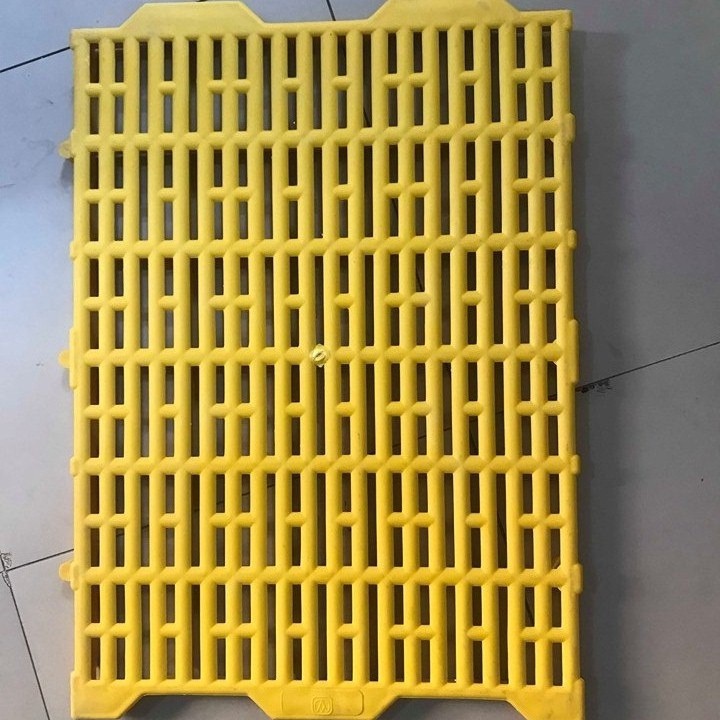 Sàn nhựa lót chuồng chó mèo 40x55cm