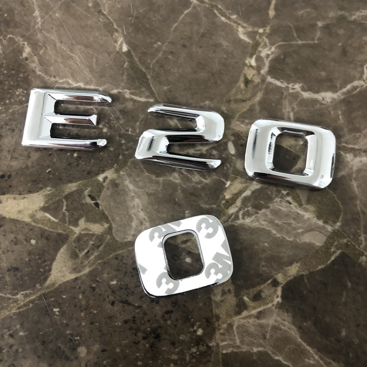 Decal tem chữ E200 và E300 dán đuôi xe ô tô Mercedess, chất liệu hợp kim inox