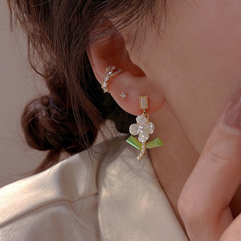 Bông Tai Hình Hoa Trắng/Lá Xanh Kiểu Hàn Quốc Xinh Xắn Cho Nữ