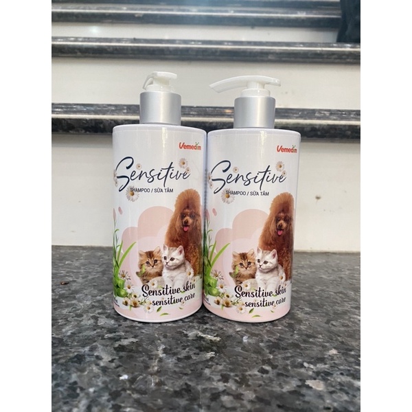 Vemedim Sensitive Shampoo dòng sữa tắm đặc biệt dành cho thú cưng chó mèo có làn da nhạy cảm