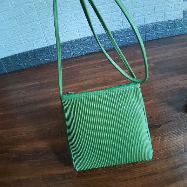 Túi đeo chéo size mini. Da thật