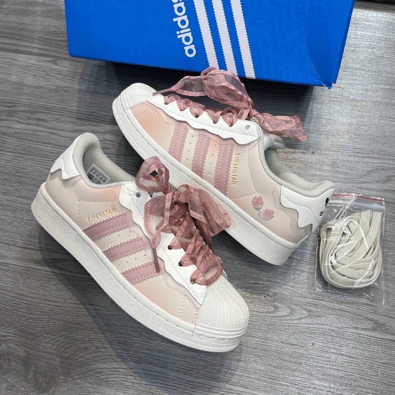 Giày thể thao adidas superstar trắng kem, hồng kem, sò xanh bản đẹp 2022 dây hồng full box - giấy gói
