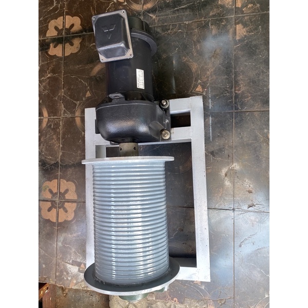 Moto tời thang hàng 100-3000kg 3pha 220/380