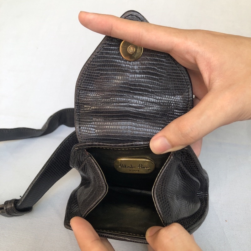 Túi chuẩn si. Túi qua sử dụng. Khách vui lòng xem hình nếu muốn biết thêm thông tin sản phẩm mời khách vô chat . Thanks.