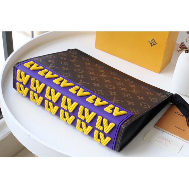 Clutch mẫu mới cho nam thương hiệu Louis Vuitton LV Pochette Voyage da thật cao cấp