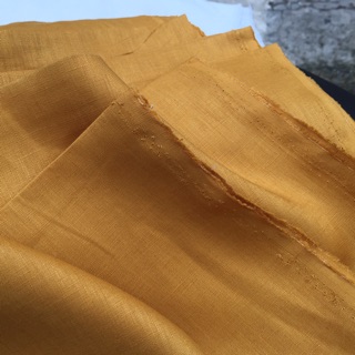 Vải Linen tưng premium màu vàng bò đậm.