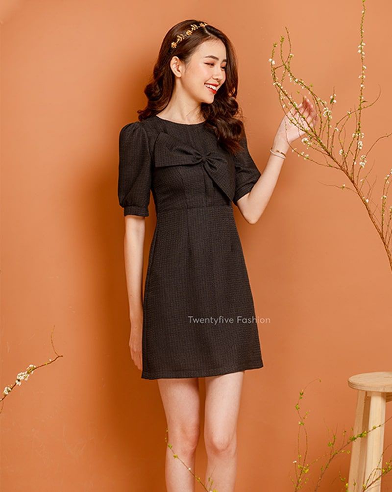 Đầm nữ dạ tweed tay bồng dáng ôm đính nơ trước ngực Twentyfive N2106