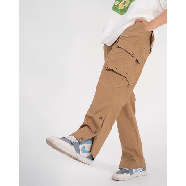 𝑺𝒏𝒂𝒑 𝒃𝒖𝒕𝒕𝒐𝒏 𝒄𝒂𝒓𝒈𝒐 𝒑𝒂𝒏𝒕𝒔