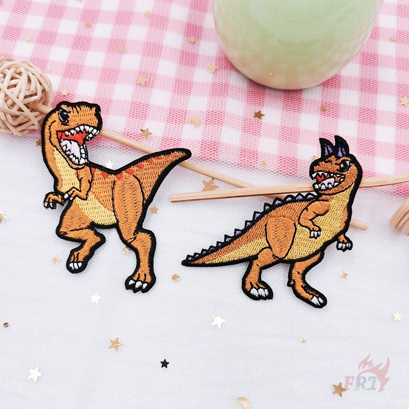 ☸ Sticker Ủi Thêu Hình Khủng Long Hoạt Hình Series 03 ☸ 1 Huy Hiệu Cài Áo Hình Động Vật Dễ Thương