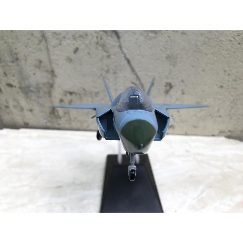Mô hình Máy báy Tiêm kich F-35 1:72