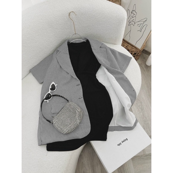SÉT ĐẦM BODY ĐEN + ÁO KHOÁC CROPTOP VEST CARO