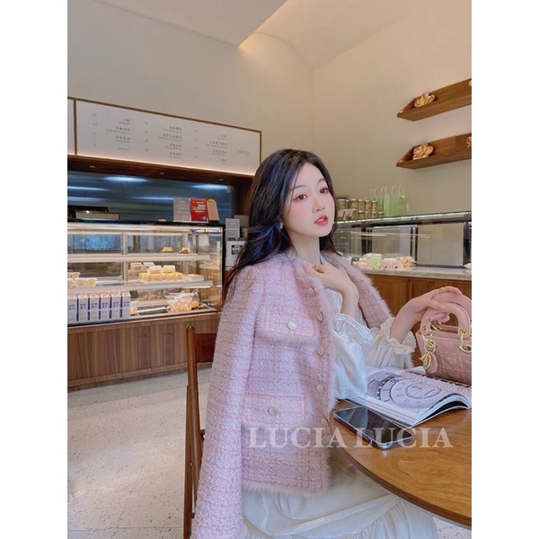 Áo dạ tweed dáng ngắn màu hồng phấn