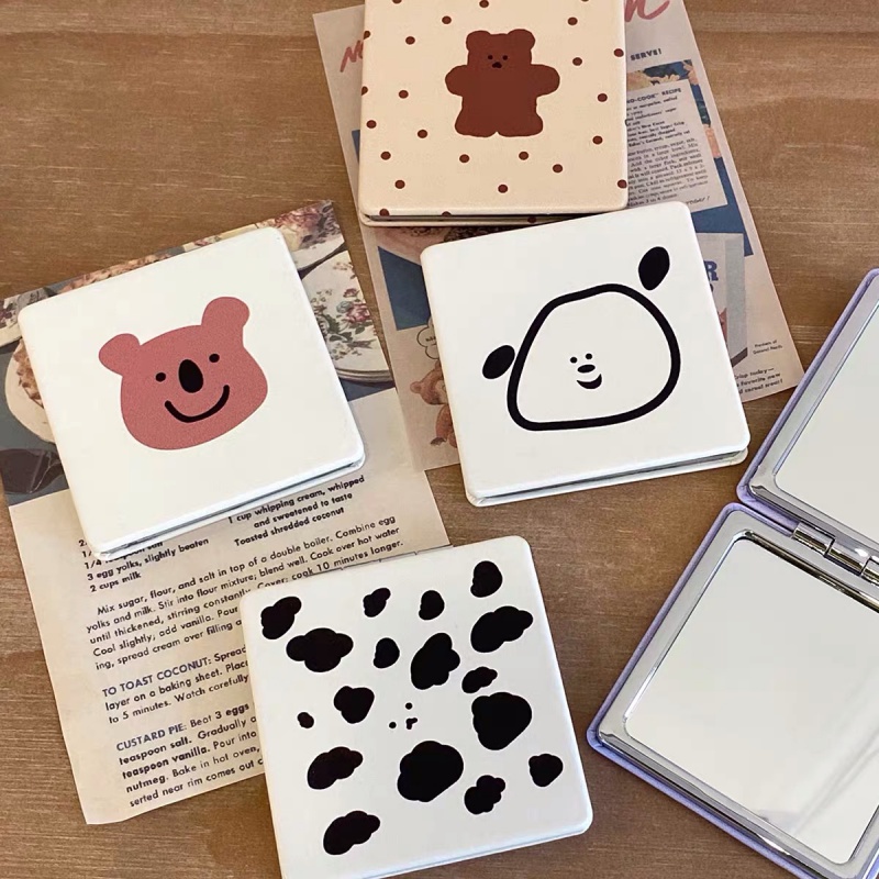 Gương Trang Điểm Gấp Gọn Hai Mặt Họa Tiết Chấm Bi / Gấu Dễ Thương