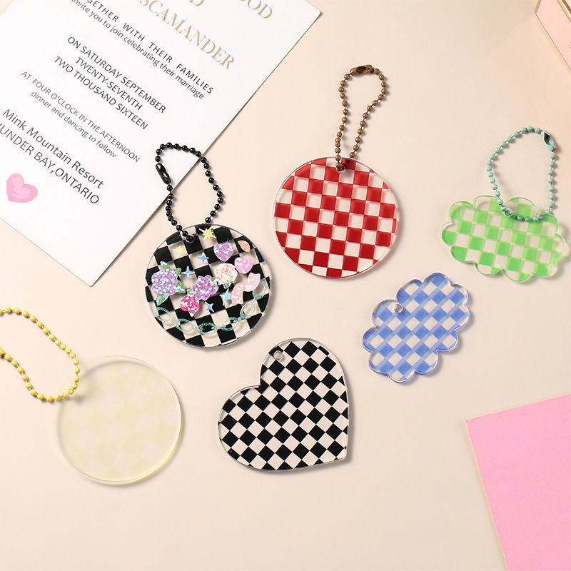 Móc Khóa Hình Chuck Trong Suốt Bằng Acrylic
