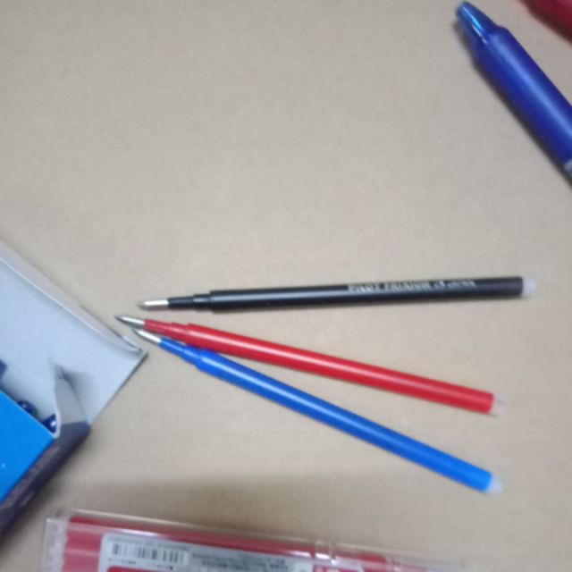 Bút bi xóa được Pilot FriXion  Nhật Bản ngòi 0.5