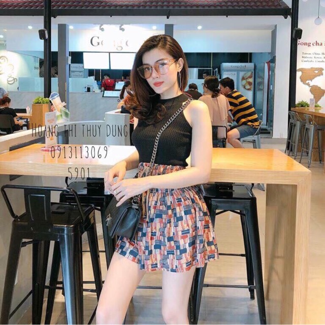 Sét áo cổ yếm mix quần sort lưng cao