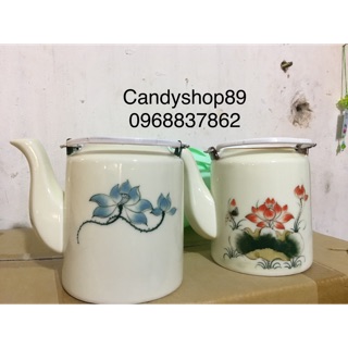 Ấm tích vẽ hoa sen