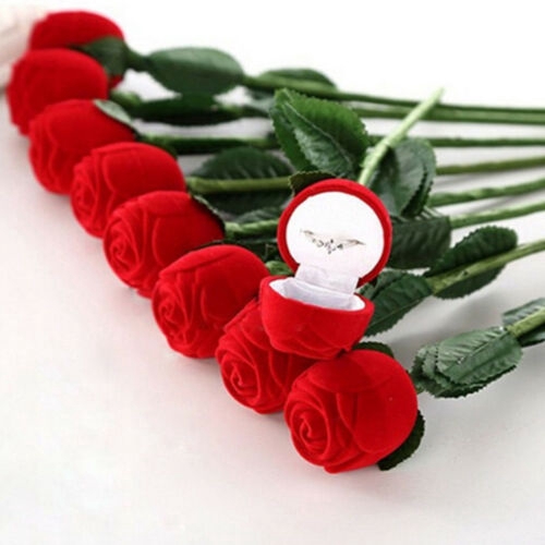 Hộp nhẫn thiết kế hình hoa hồng độc đáo