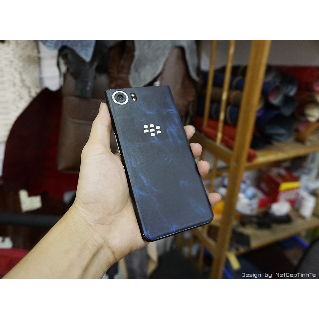 Miếng dán da điện thoai BlackBerry Keyone –  Da bò thật 100% - chính hãng Nét Đẹp Tinh Tế