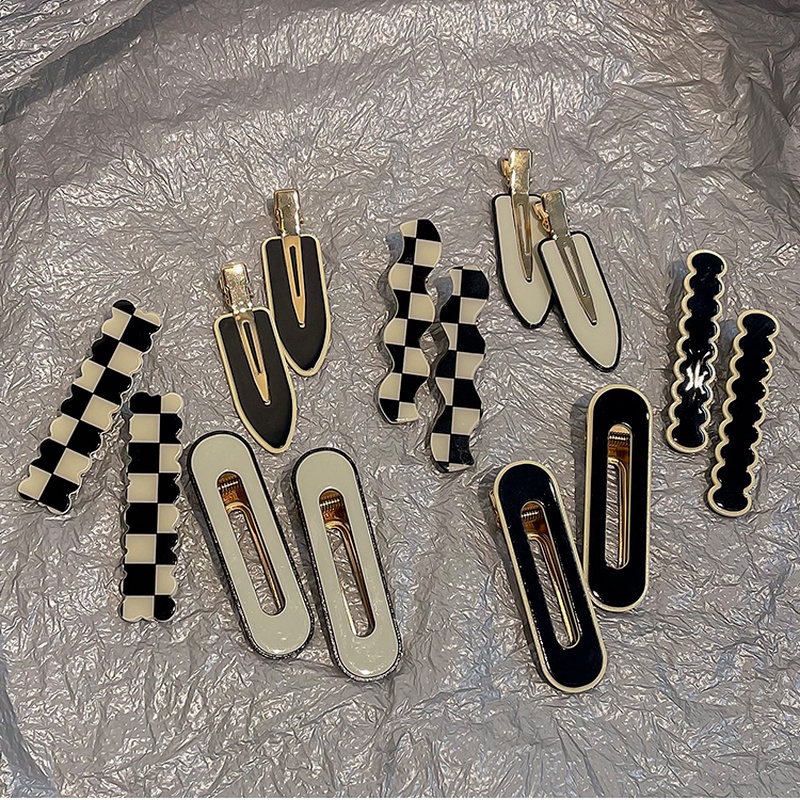 Kẹp Tóc Họa Tiết Ô Vuông Trắng Đen Hiện Đại