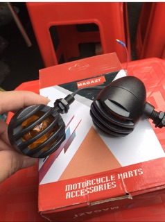 Đèn xi nhan độ xe cafe race