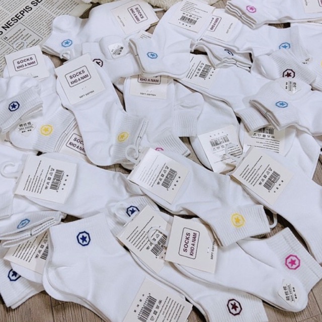 Tất cổ ngắn huy hiệu ngôi sao màu trắng