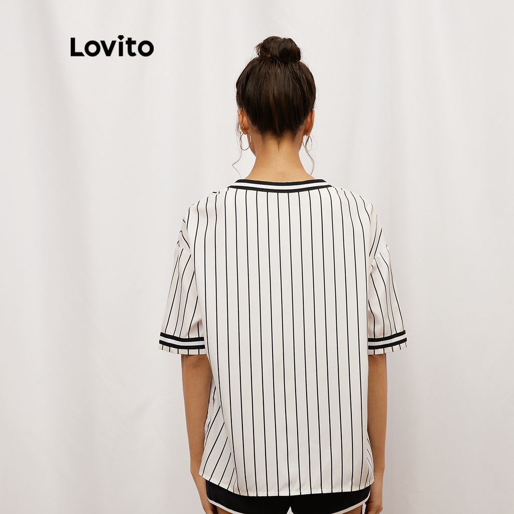 Áo kiểu Lovito viền tương phản kẻ sọc cổ bóng rổ in chữ cái phong cách đi học L19D071 (Màu trắng)