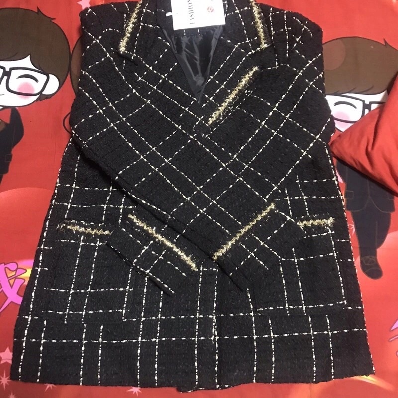 Áo khoác dạ tweed cổ vest viền kim tuyến