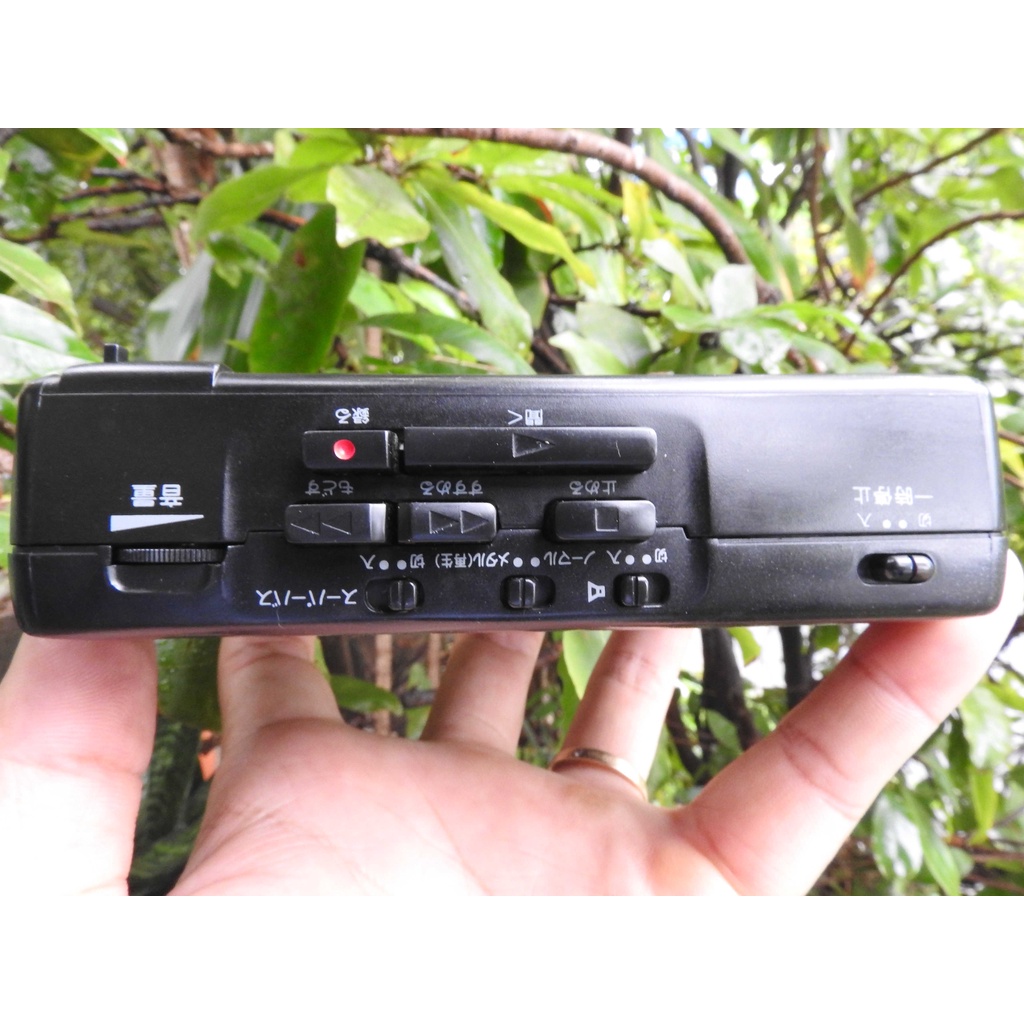 Máy nghe nhạc Cassette Stereo AIWA TR-3 có loa ngoài kiêm thu đài Radio kiểu máy đẹp còn nguyên tem