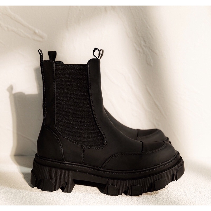Chunky boots tráng cao su . xuất uk