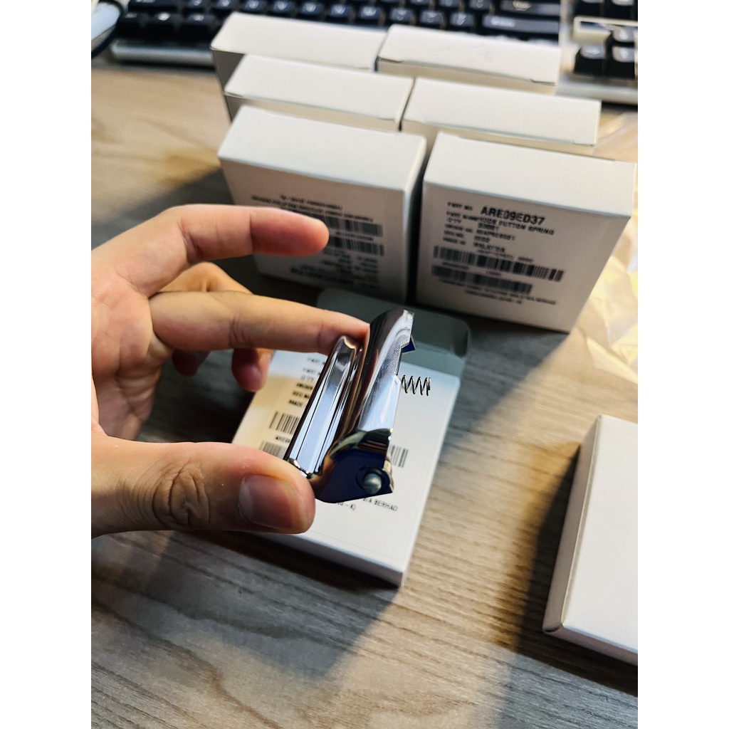 Lẫy khoá nồi cơm điện Panasonic SR - ZG185 và SR - ZS185 , SR- ZX185 phân phối chính hãng