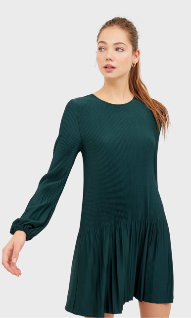 Váy Stradivarius dáng suông