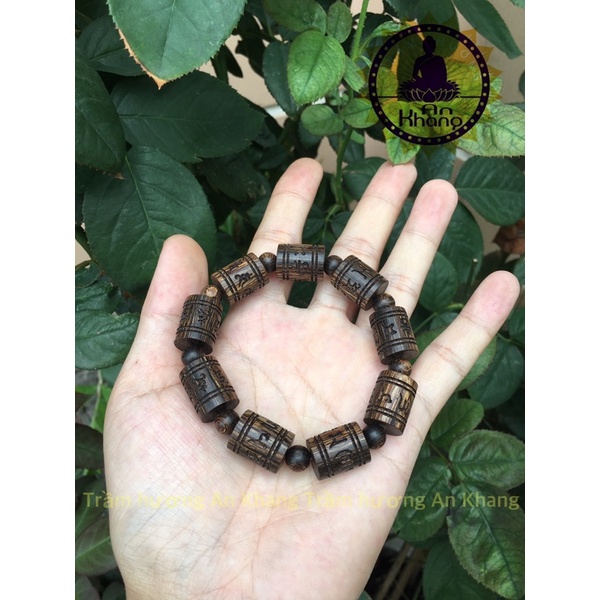 Vòng trầm hương sánh chìm khắc chú Tây Tạng