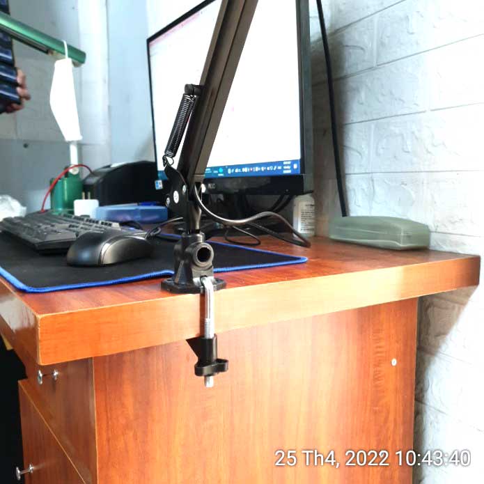 Đèn kẹp để bàn xoay 360 độ DESK LAMP theo ý muốn (Không Kèm Bóng)
