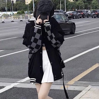 Áo bomber kẻ ô mặt sau