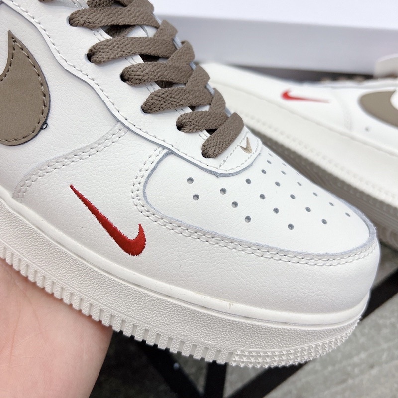 Giày AF1 vệt nâu bản trung SC,  Sneaker Air Force 1 nâu trắng dành cho nam nữ, full bill box bảo vệ