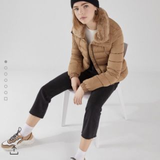 Áo khoác cổ lông Bsk dư xịn