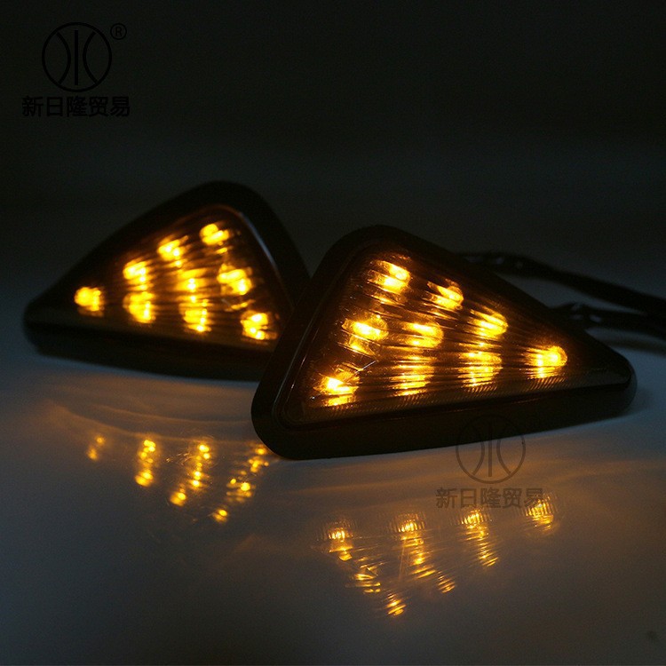 Cặp xi nhan led tam giác ốp sát xe
