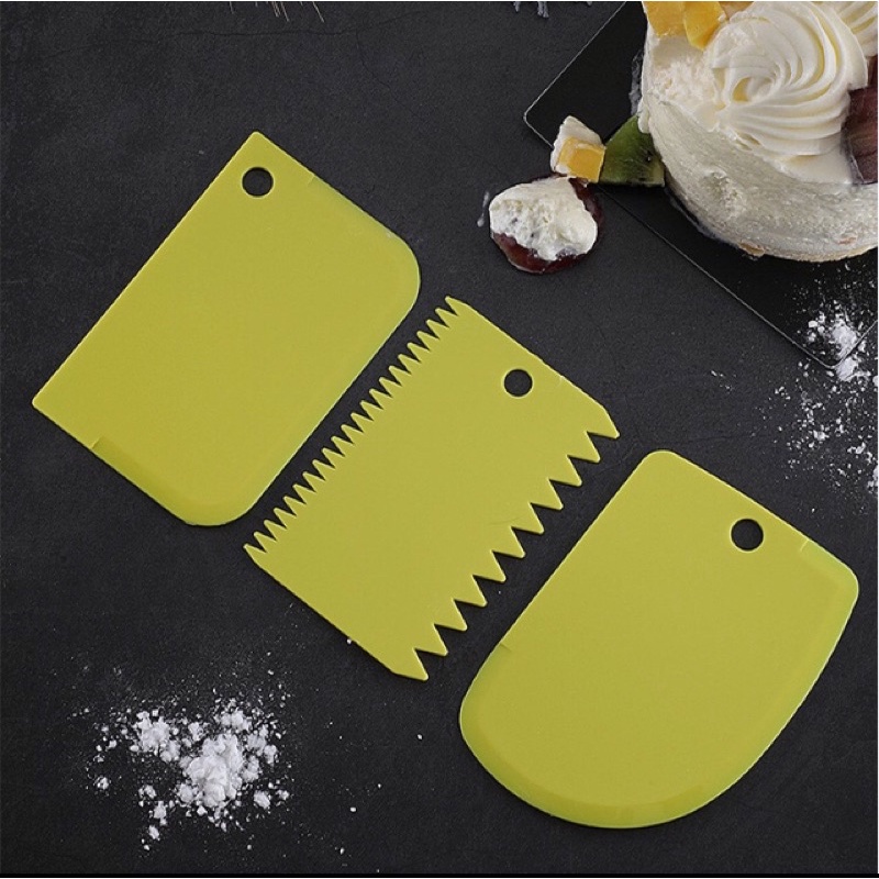 Set 3 Dụng Cụ Cắt Viền Bánh Bằng Nhựa Tiện Dụng