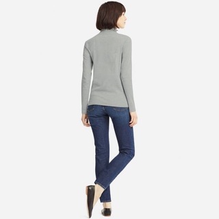 Áo thun cao cổ Uniqlo