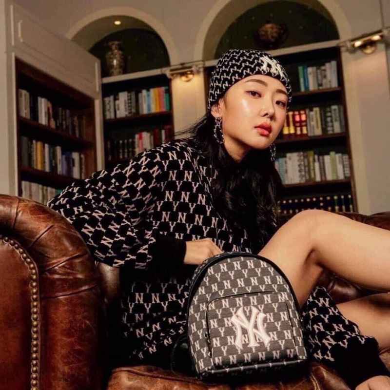 Áo YN in toàn thân