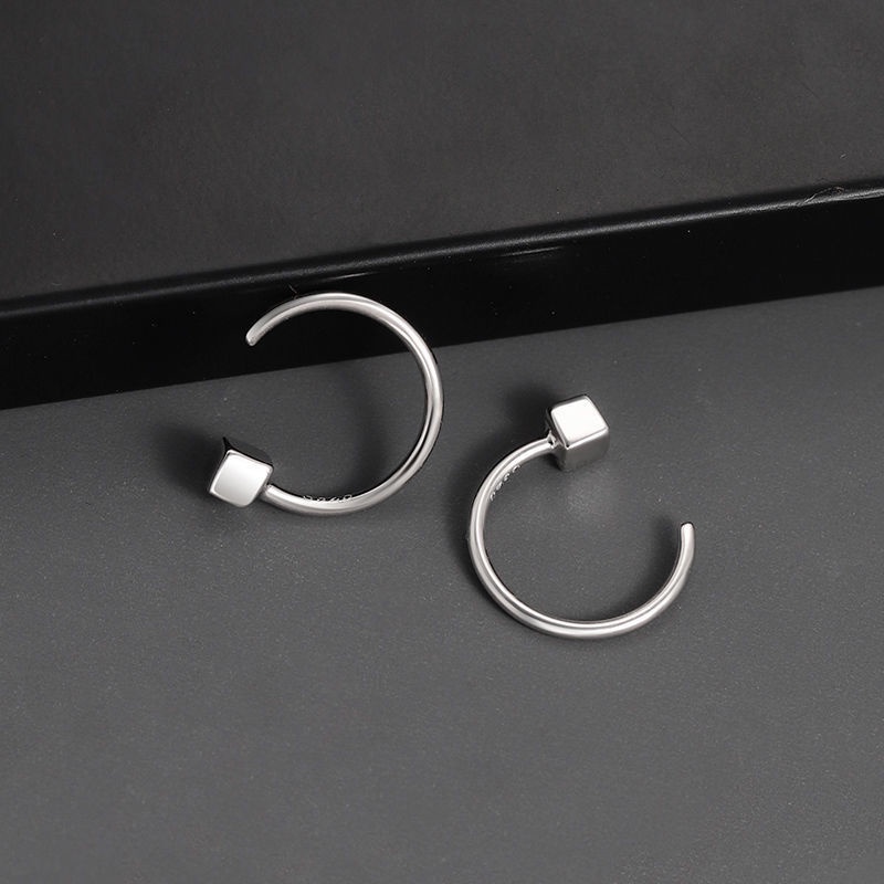 Khuyên tai nam bạc tròn mặt hình vuông móc cong unisex basic (1 chiếc) | GEMY SILVER KN61