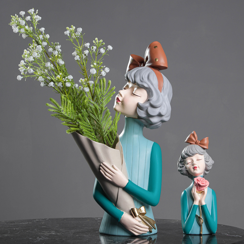 Bình hoa tượng cô gái nhập khẩu trang trí nhà cửa phong cách hiện đại