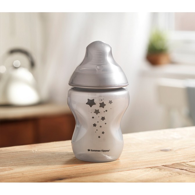 Bộ bình sữa Midnight Skies ty siêu mềm tự nhiên Tommee Tippee Closer to Nature, núm ty đi kèm 3-6 tháng (3 bình x 260ml)