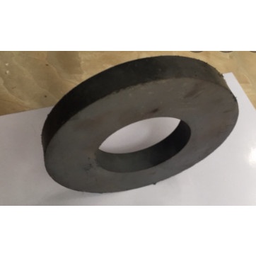 Nam châm đen Ferrite 140*20 lỗ 70mm