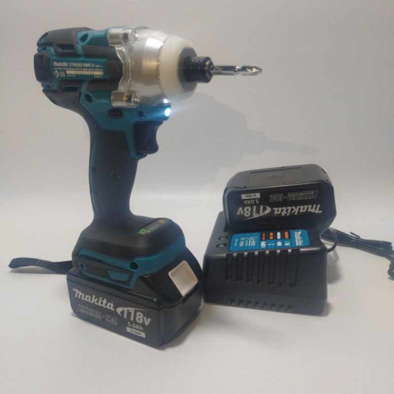 Máy bắt vít chuyên dụng Makita 118V 2 pin chất liệu tốt, kết cấu chắc chắn