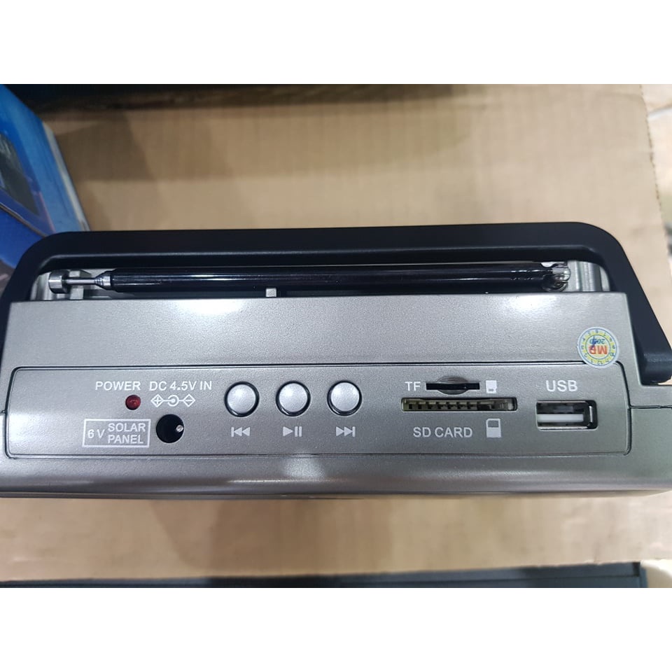 Đài Radio Fepe FP-1372U: Đài sạc pin. Thu sóng 3 kênh FM,AM,SW. Có cổng SD, USB, Thẻ nhớ