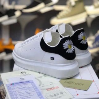 Giày thể thao MC Queen hoa cúc [ Hot trend ]