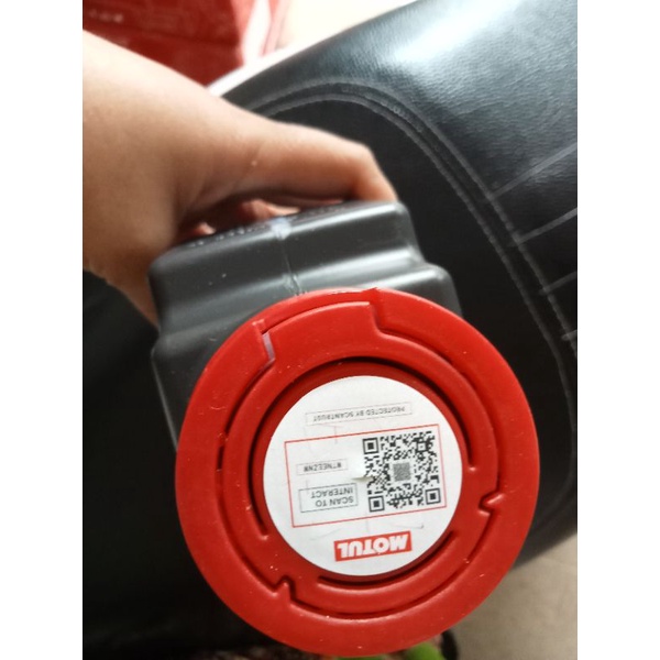 Dầu Nhớt Motul 7100 10W50 dung tích 1 lít