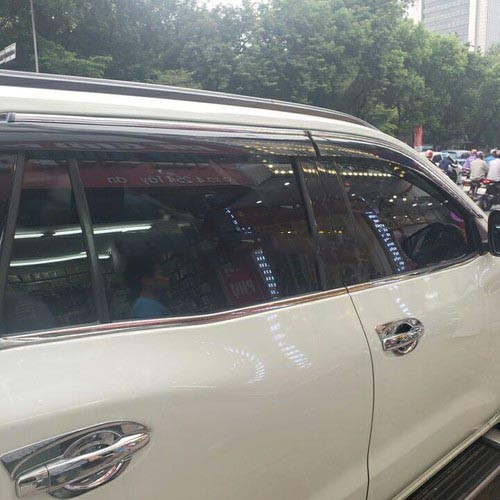 Vè che mưa chỉ mạ Crom NISSAN TERRA .